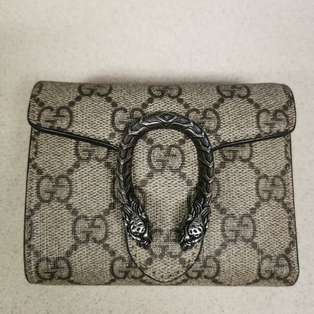 Gucci wallet (final sale, no return)